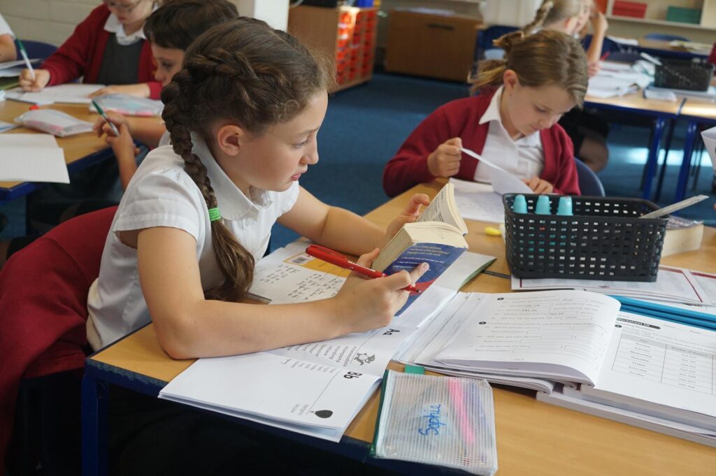 children reading